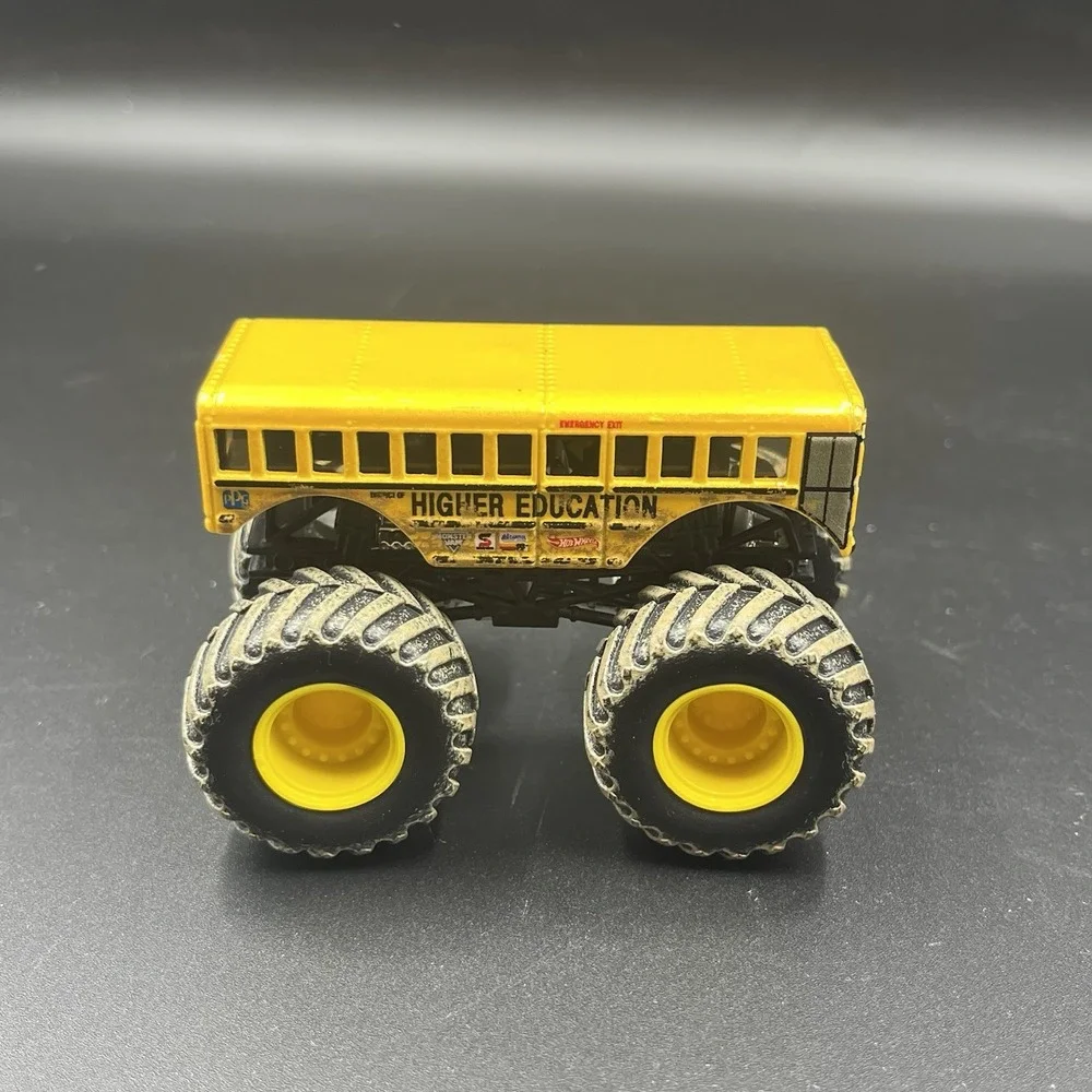Hot Wheels Monster Jam Trucks 1:64 Scale Diecast Higher‎ Education Bus
